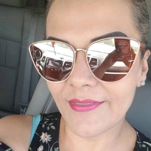 Meet your Posher, Karina